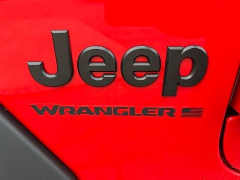 Used 2025 Jeep Wrangler Sport AWD/4WD image 7