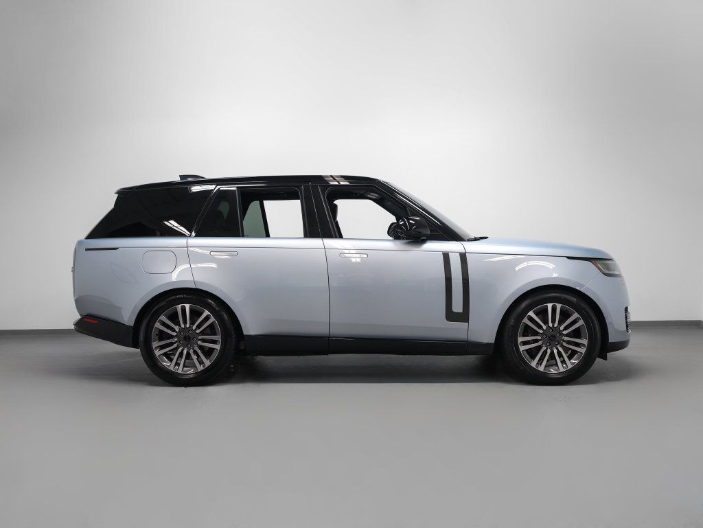 Used 2023 Land Rover Range Rover SE AWD/4WD image 5