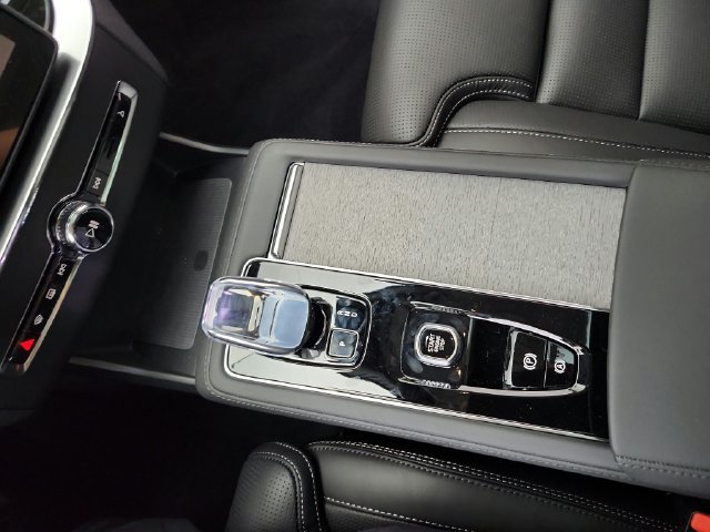New 2026 Volvo XC90 T8 Ultra w/ Protection Package Premier AWD/4WD image 34