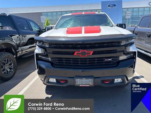 Used 2021 Chevrolet Silverado 1500 LT Trail Boss w/ Convenience Package II AWD/4WD image 2