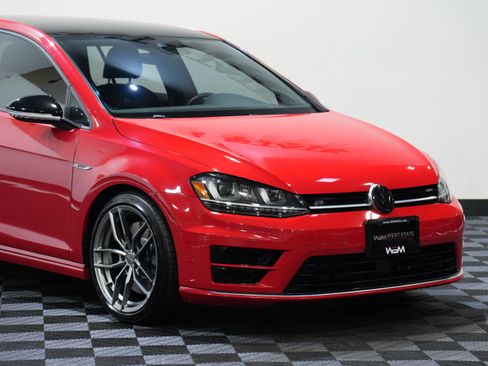 Used 2017 Volkswagen Golf 4-Door AWD/4WD image 9