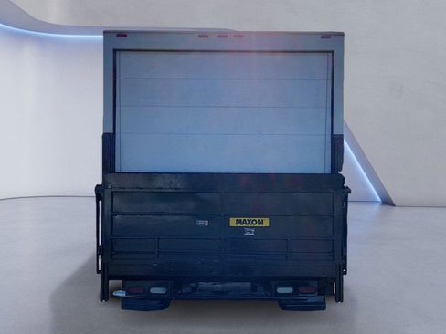 Used 2016 Chevrolet Express 3500 RWD image 4