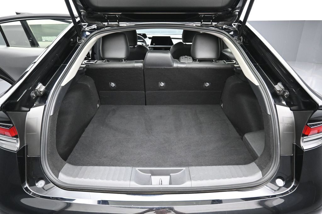 Certified 2024 Toyota Prius XLE FWD image 28