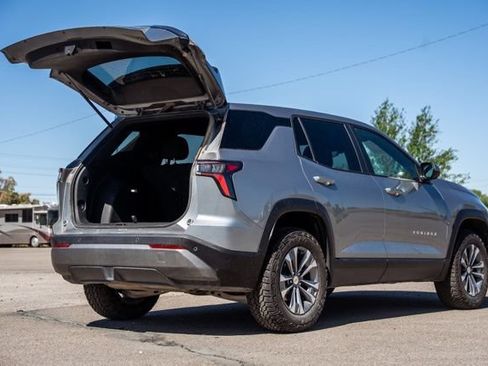 Used 2025 Chevrolet Equinox LT w/ Safety and Technology Package FWD image 5