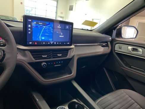 New 2026 Ford Explorer ST-Line w/ ST-Line Street Pack image 13