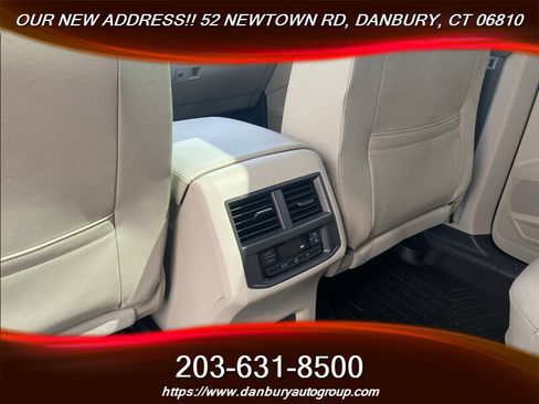 Used 2021 Volkswagen Atlas SEL AWD/4WD image 23