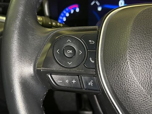 Used 2022 Toyota Corolla Cross XLE w/ Convenience Package FWD image 29