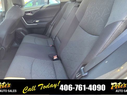 Used 2021 Toyota RAV4 XLE image 12