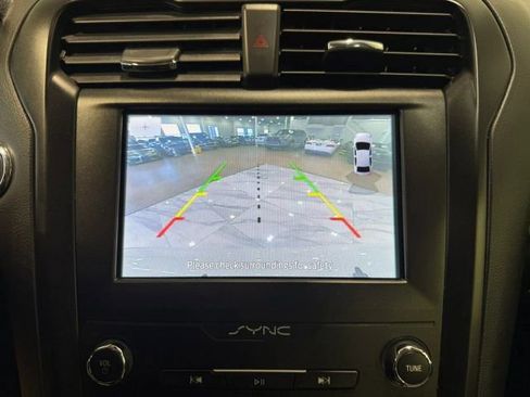 Used 2020 Ford Fusion SE w/ Equipment Group 151A image 19