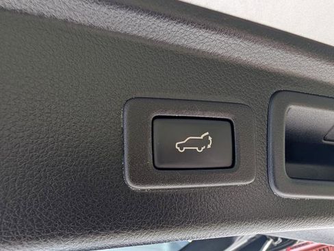 Used 2016 Subaru Forester 2.5i Limited w/ Popular Package #2 AWD/4WD image 19