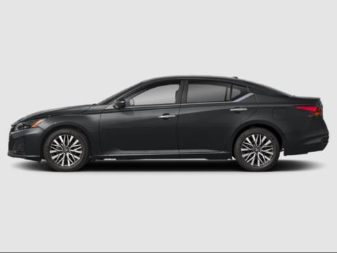 Used 2025 Nissan Altima 2.5 SV w/ SV Special Edition Package FWD image 3