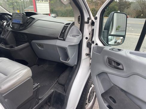Used 2018 Ford Transit 350 XL image 17
