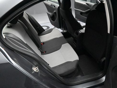 Used 2017 Volkswagen Jetta S w/ Jetta S Cold Weather Package FWD image 19