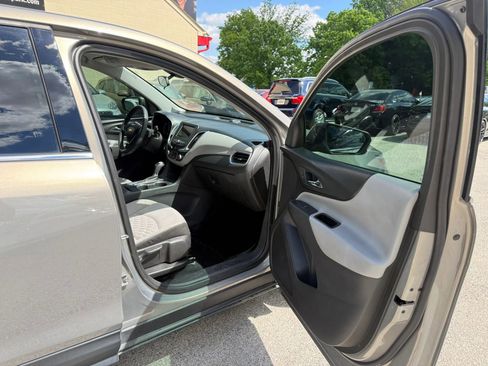 Used 2019 Chevrolet Equinox LT FWD image 18
