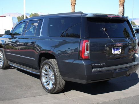 Used 2020 GMC Yukon XL SLT w/ Premium Edition image 5
