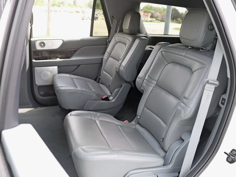Used 2020 Lincoln Navigator Reserve w/ Luxury Package AWD/4WD image 33