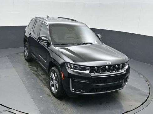 New 2026 Jeep Grand Cherokee Limited RWD image 37