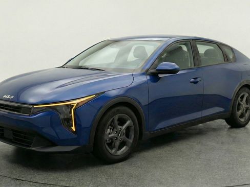 Used 2025 Kia K4 FWD image 3