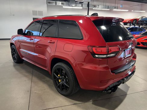 Used 2018 Jeep Grand Cherokee Trackhawk AWD/4WD image 3