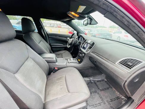 Used 2019 Chrysler 300 Touring w/ Chrome Appearance Package RWD image 22