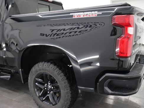 Used 2020 Chevrolet Silverado 1500 LT Trail Boss AWD/4WD image 30