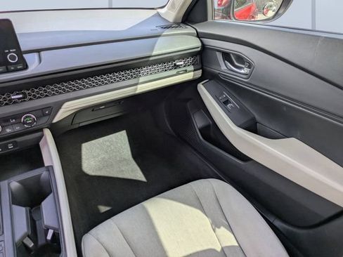 Used 2023 Honda Accord EX image 16
