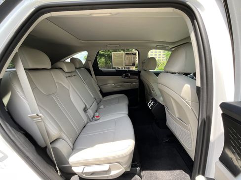 Used 2023 Kia Sorento S w/ Panoramic Sunroof Package FWD image 17