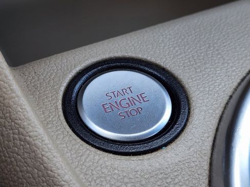 Used 2014 Volkswagen Beetle TDI image 23