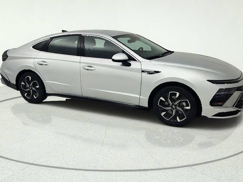 Used 2025 Hyundai Sonata SEL FWD image 8
