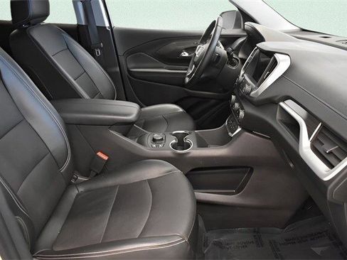 Used 2024 GMC Terrain SLT w/ Elevation Edition image 21