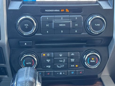 Used 2017 Ford F150 Lariat AWD/4WD image 23