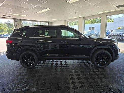 New 2026 Volkswagen Atlas SE AWD/4WD image 2