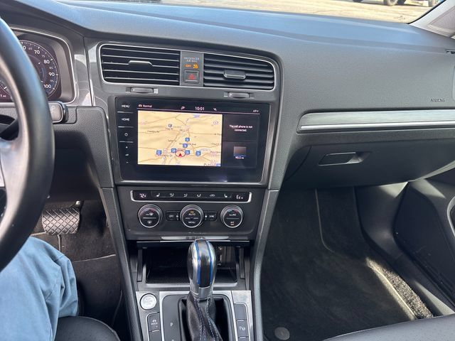 Used 2018 Volkswagen e-Golf SEL Premium w/ Driver Assistance Package FWD image 15