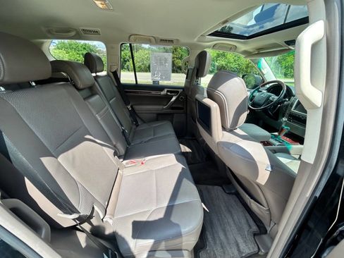 Used 2011 Lexus GX 460 Premium image 18