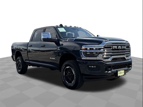 Used 2025 RAM 2500 Laramie AWD/4WD image 7