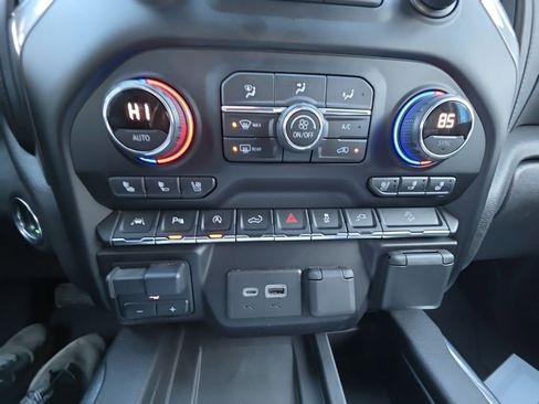 Used 2021 Chevrolet Silverado 1500 LTZ AWD/4WD image 25