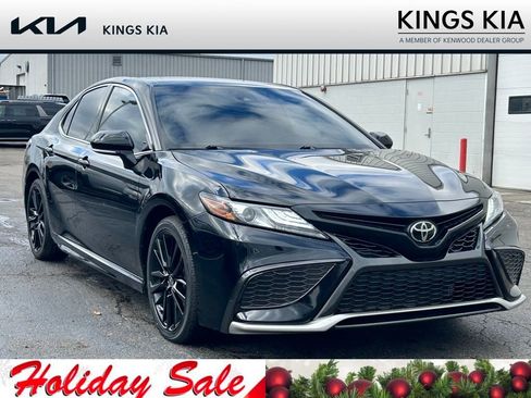 Used 2022 Toyota Camry XSE image 1