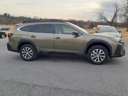 Used 2024 Subaru Outback Premium w/ Popular Package #1A image 3