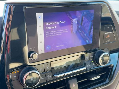 Used 2023 Toyota Highlander XLE image 27