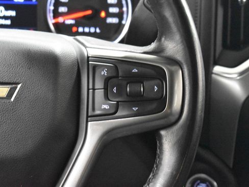 Used 2020 Chevrolet Silverado 1500 LT AWD/4WD image 9