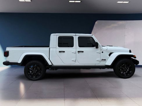 Used 2024 Jeep Gladiator Sport AWD/4WD image 6