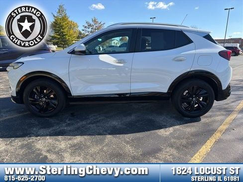 Used 2024 Buick Encore GX Sport Touring image 2