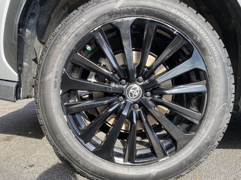 Used 2023 Toyota Highlander XSE image 40