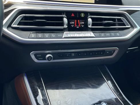 Used 2021 BMW X5 xDrive40i w/ M Sport Package AWD/4WD image 19