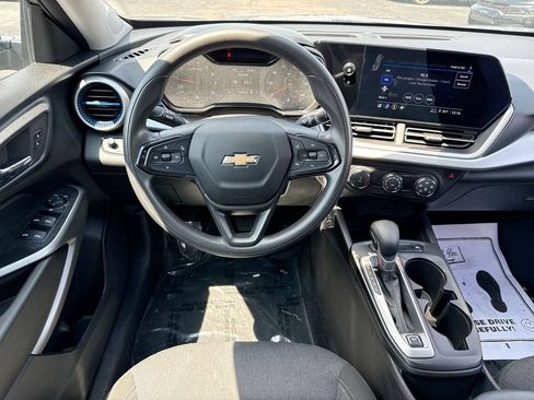 Used 2024 Chevrolet Trax LS w/ Driver Confidence Package FWD image 14