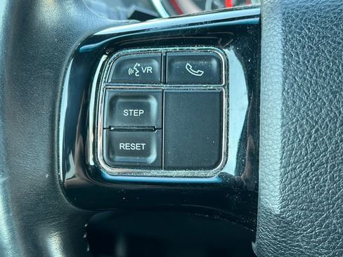 Used 2017 Dodge Grand Caravan SE FWD image 19