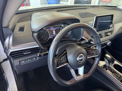 Used 2025 Nissan Altima 2.5 SR image 35