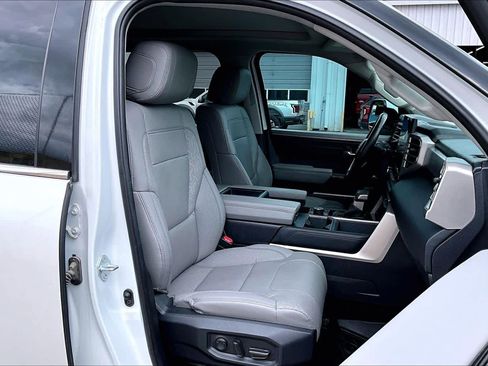 Used 2023 Toyota Tundra Limited AWD/4WD image 9