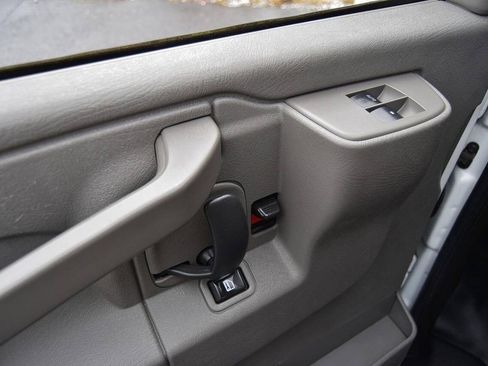 Used 2019 GMC Savana 2500 image 22