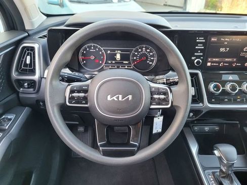 Certified 2023 Kia Sorento LX AWD/4WD image 19
